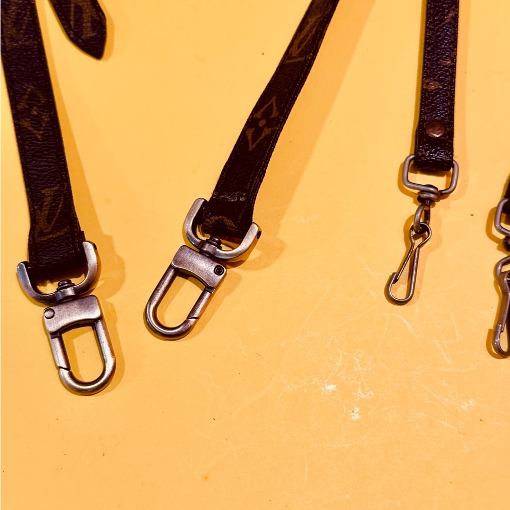 Louis Vuitton Strap Unversal Ajustabile size.
The price Is For 1 strap only!! - Picture 13 of 16